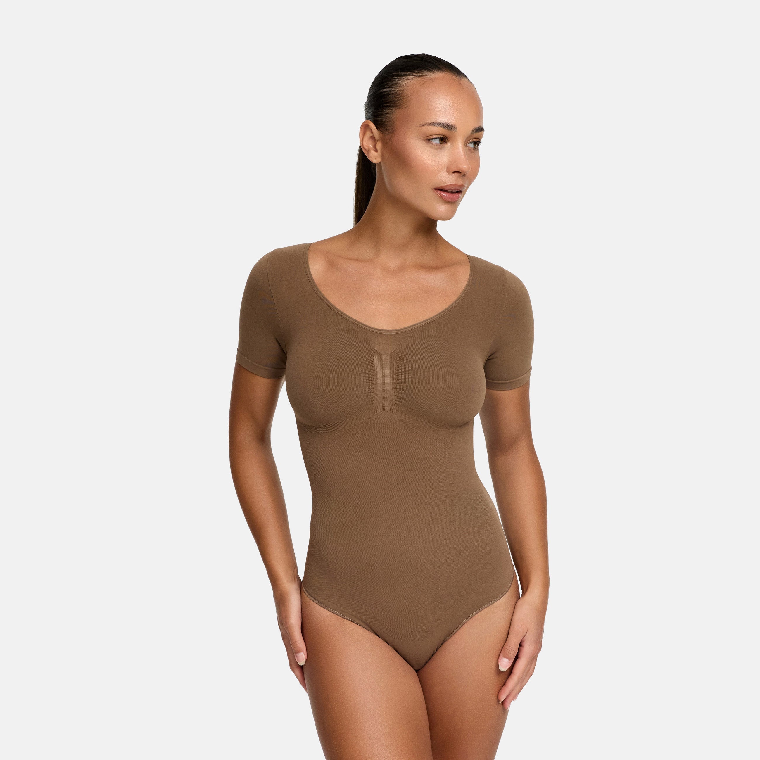 T-skjorte bodysuit med shapewear og truser