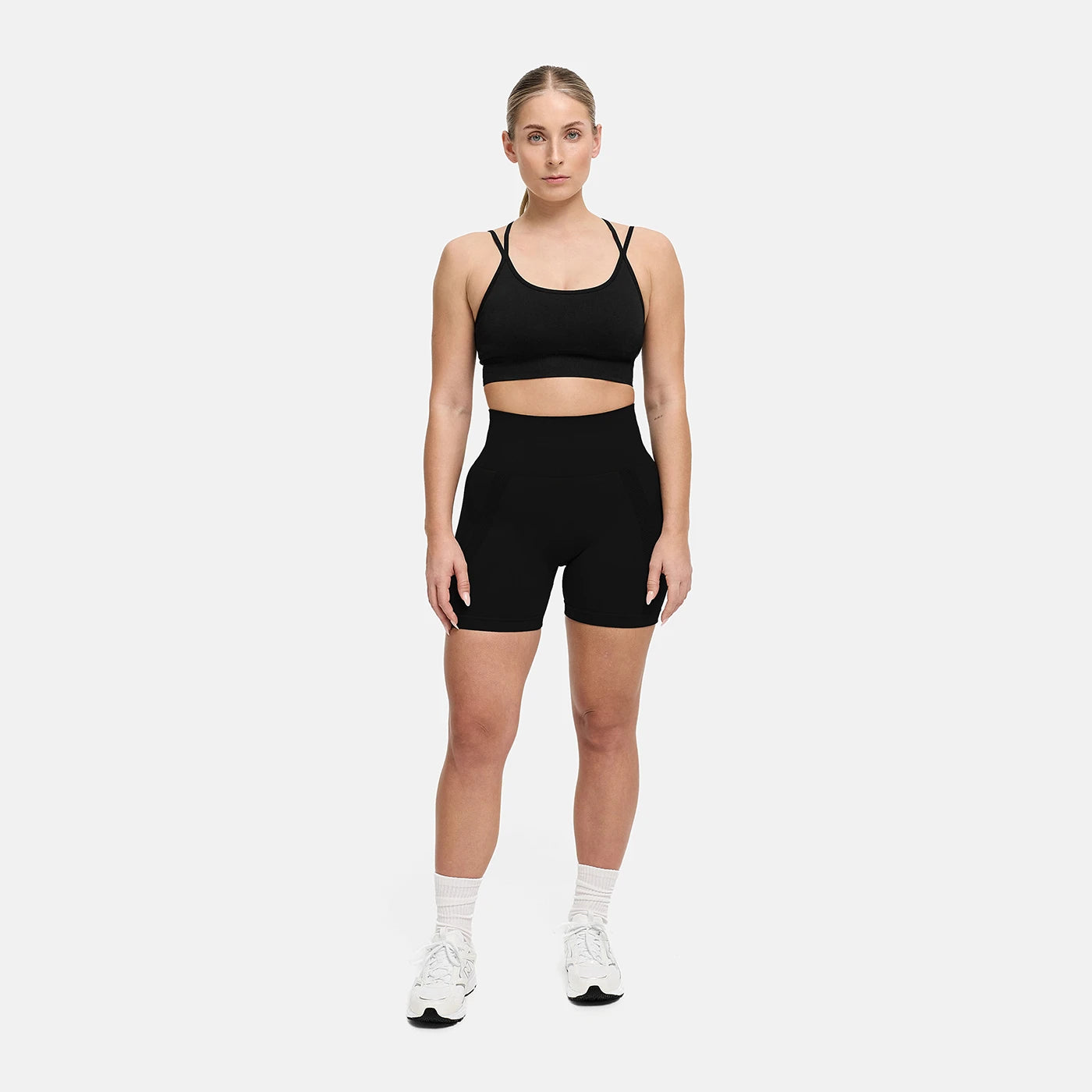 ContourLift højtaljede scrunch shorts