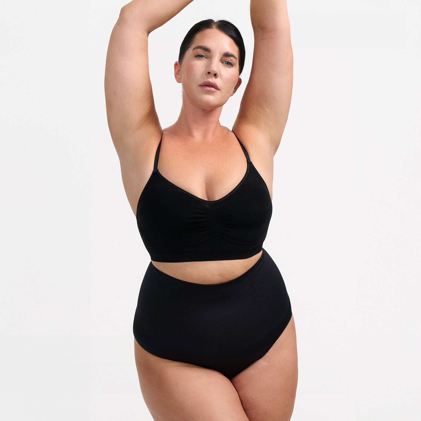 <div>Das Model ist 1,77m groß</div><span></span><div>und trägt Größe XL</div>