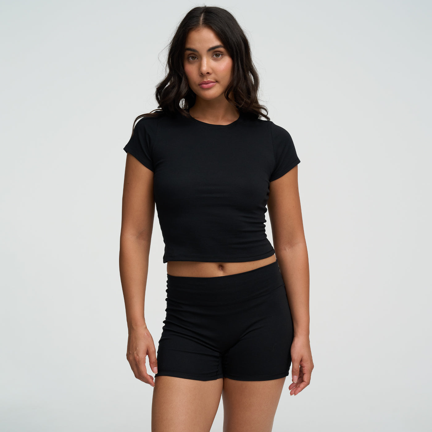 <div>Das Model ist 1,72m groß</div><span></span><div>und trägt Größe S</div>