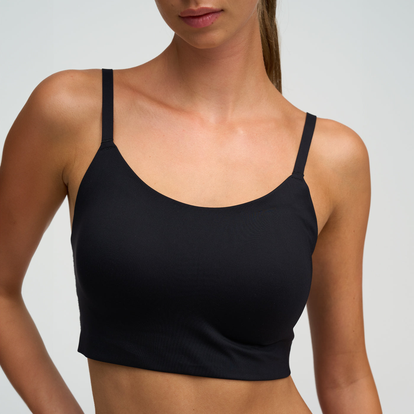 <div>Das Model ist 1,76m groß</div><span></span><div>und trägt Größe S</div>