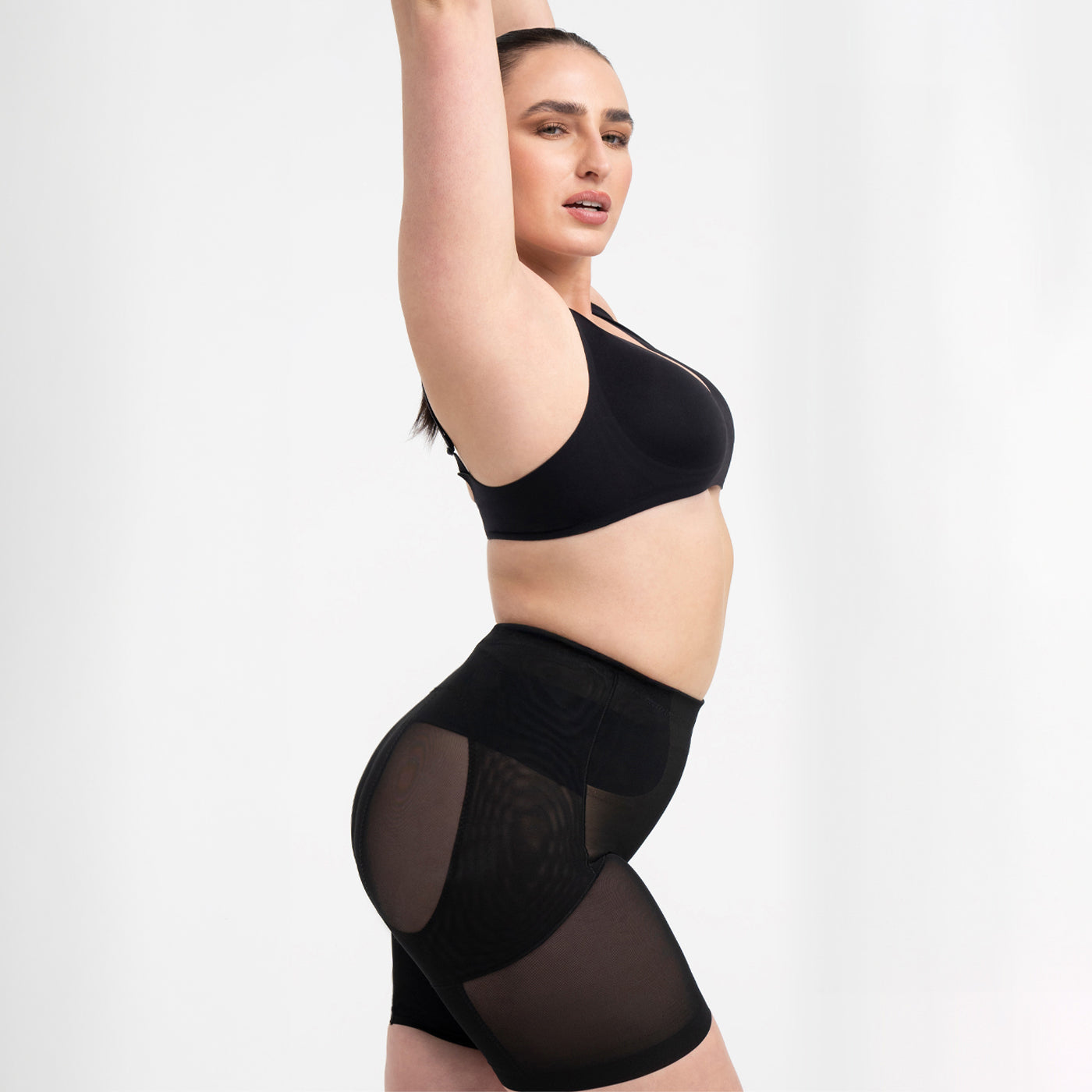 Das Model ist 1,73m groß und trägt Größe L.