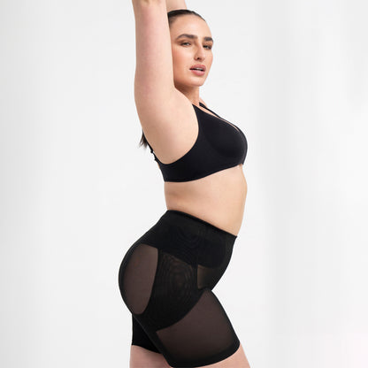 Das Model ist 1,73m groß und trägt Größe L.