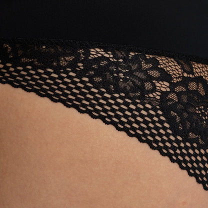 Slip mit Spitze