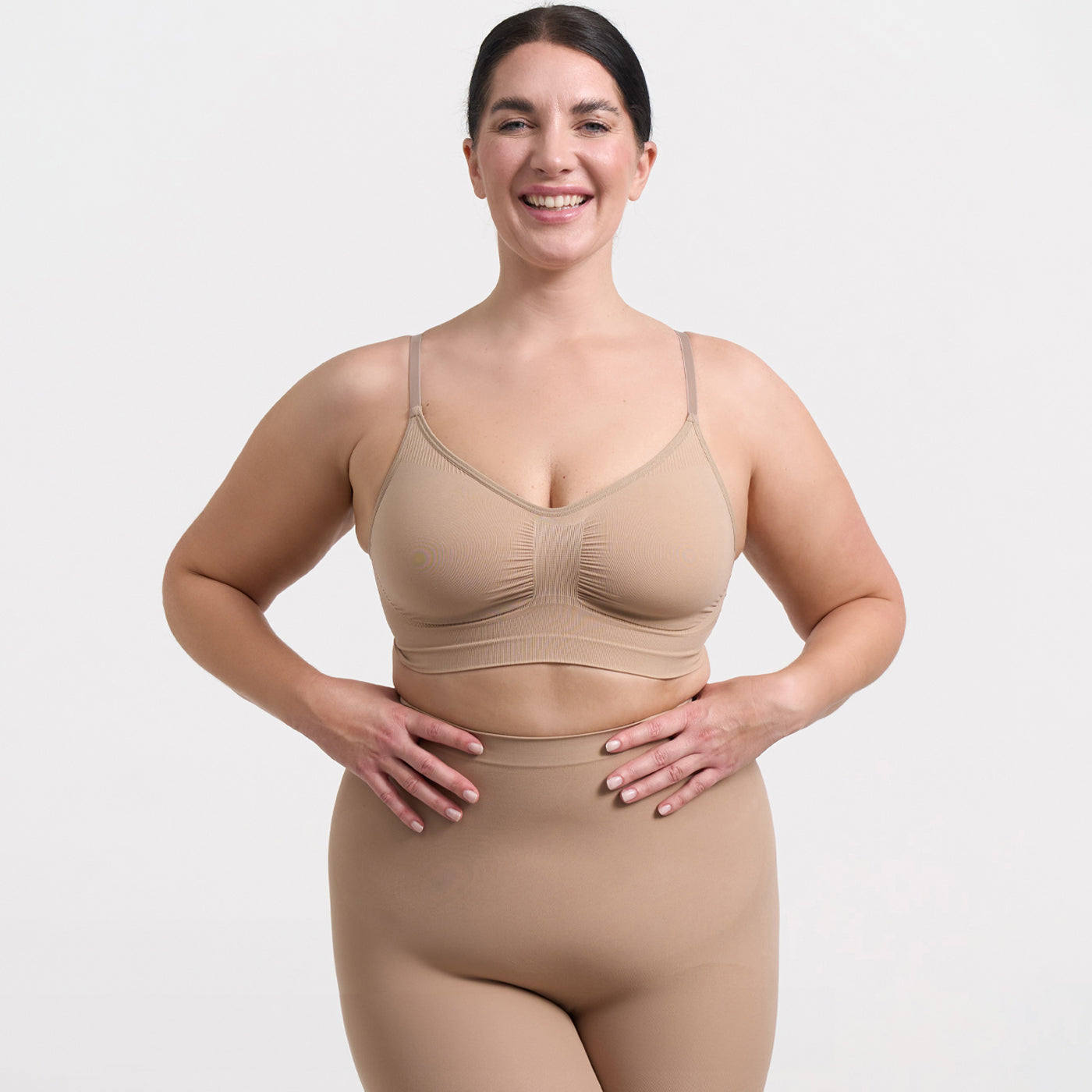 <div>Das Model ist 1,77m groß</div><span></span><div>und trägt Größe XL</div>