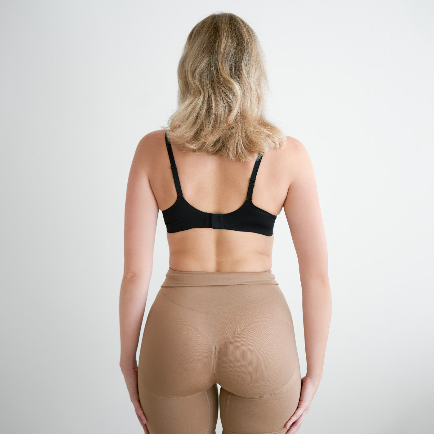 Molded push-up underwire bra