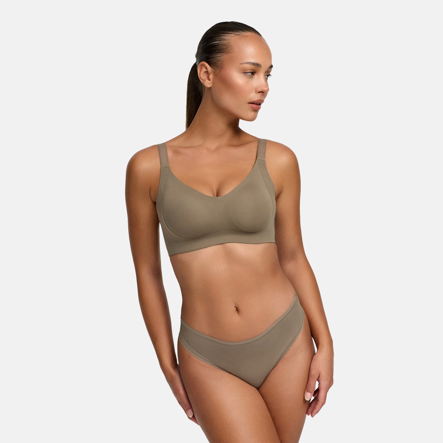 Das Model ist 1,78m groß und trägt Größe S