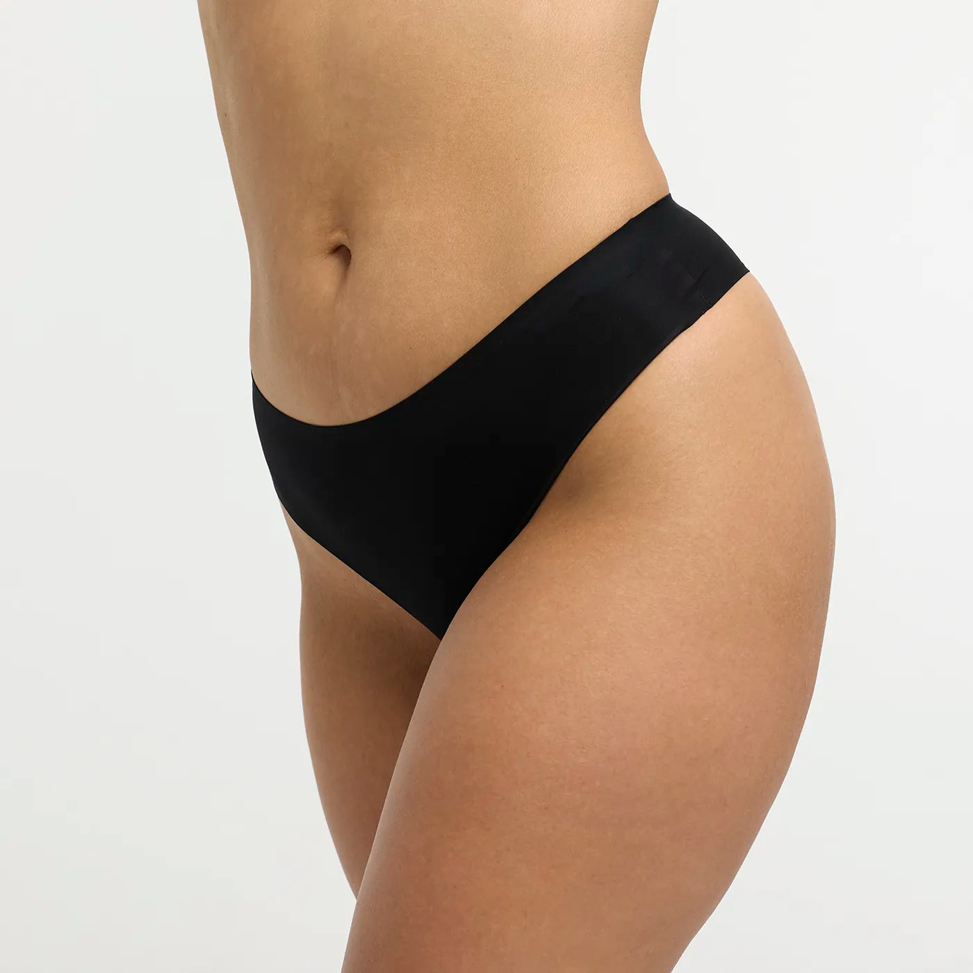 Das Model ist 1,67m groß und trägt Größe M.