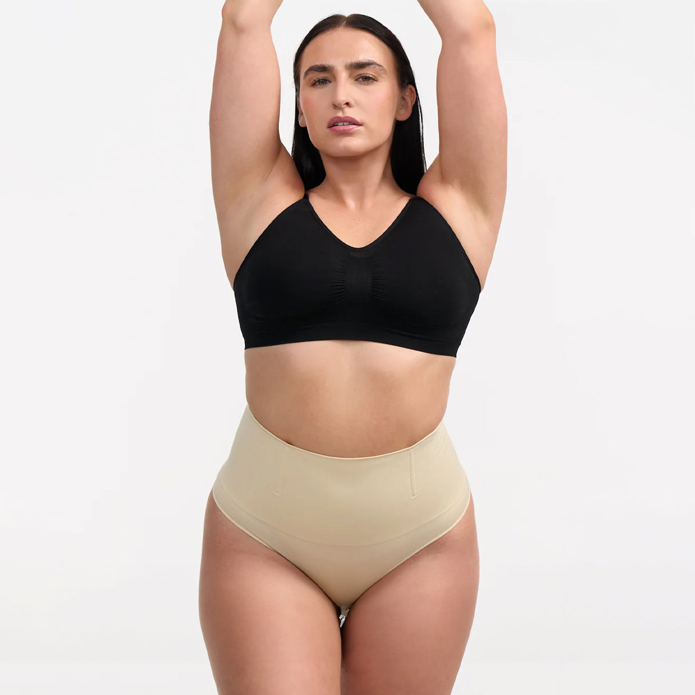 Das Model ist 1,73m groß und trägt Größe L.