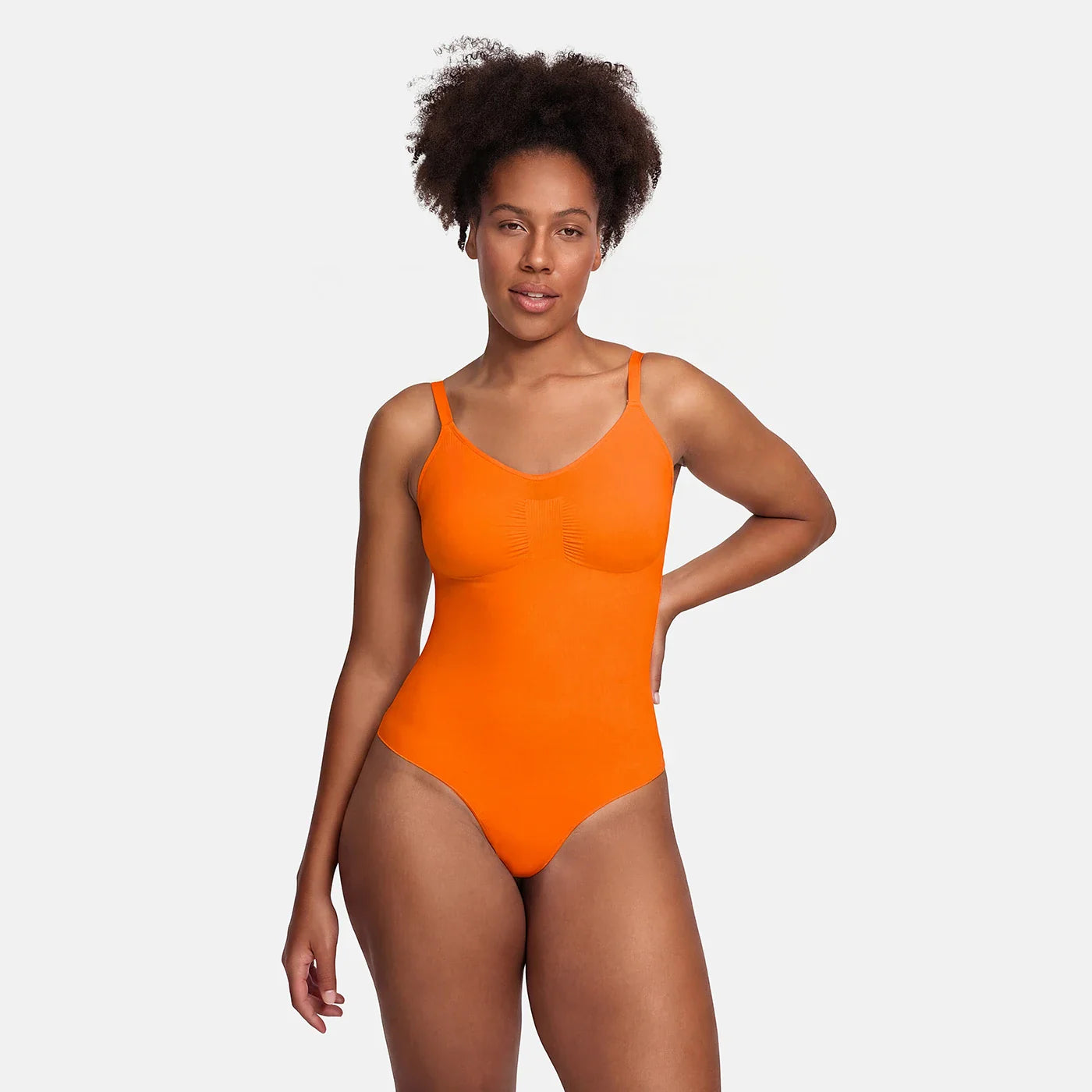 Das Model ist 1,80m groß und trägt Größe L