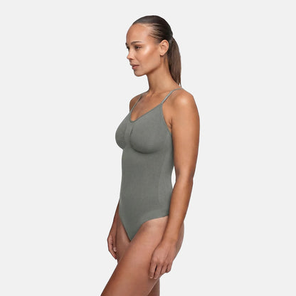 Das Model ist 1,78m groß und trägt Größe S