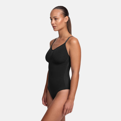 Das Model ist 1,78m groß und trägt Größe S