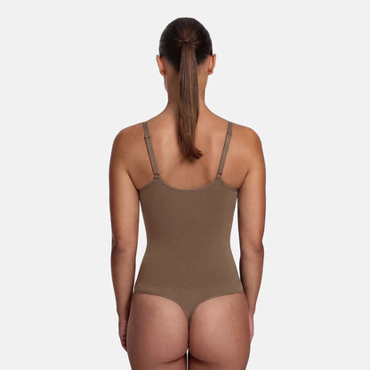 Das Model ist 1,78m groß und trägt Größe S
