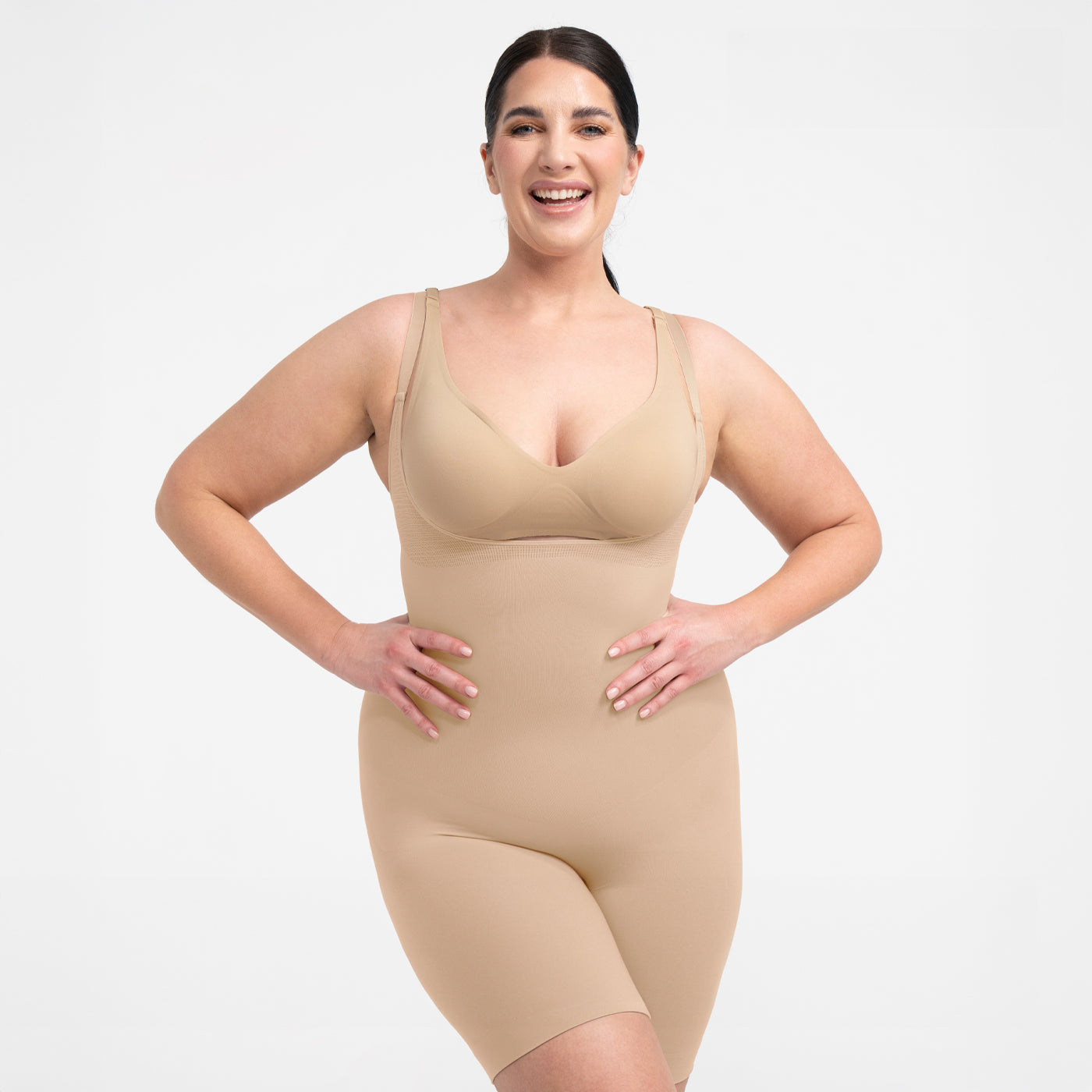 Das Model ist 1,77m groß und trägt Größe 2XL