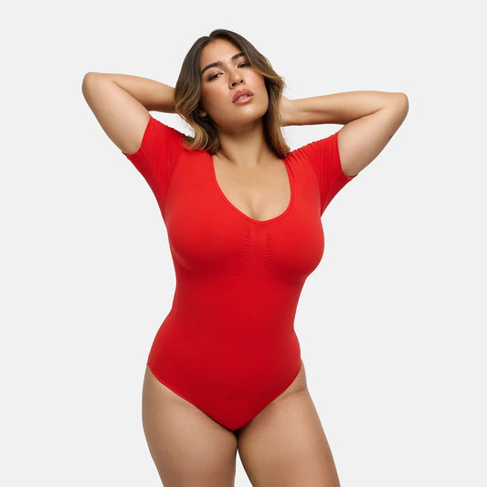 Das Model ist 1,61 m groß und trägt Größe 2XL