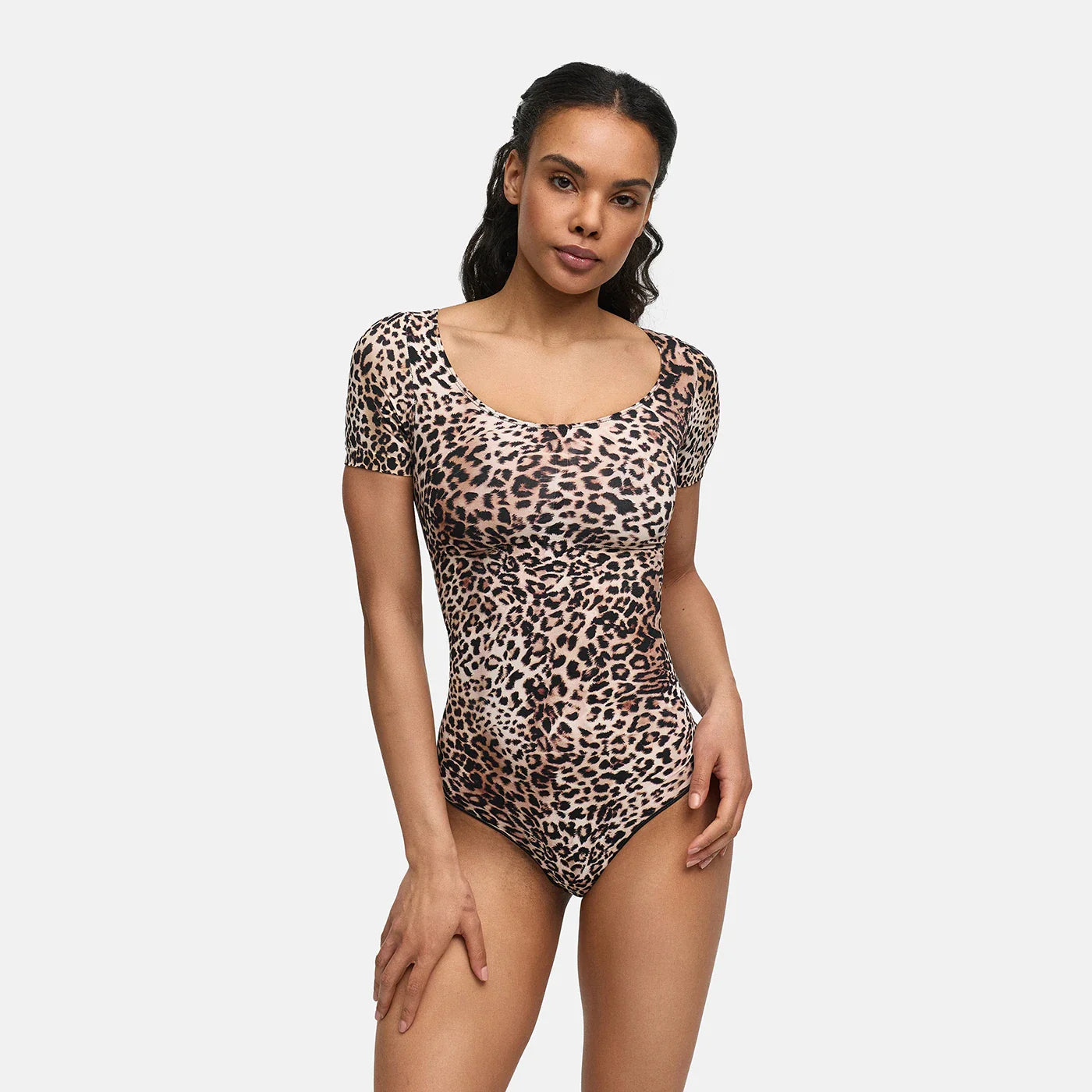 T-shirt bodysuit formande shapewear med string