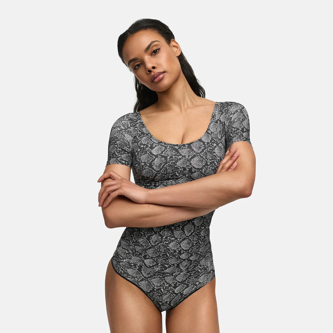 T-shirt bodysuit formande shapewear med string