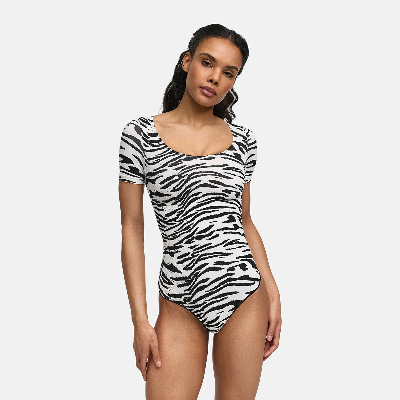 T-shirt bodysuit formande shapewear med string