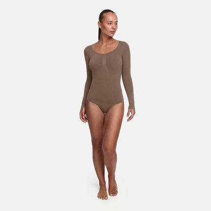 Das Model ist 1,78m groß und trägt Größe S