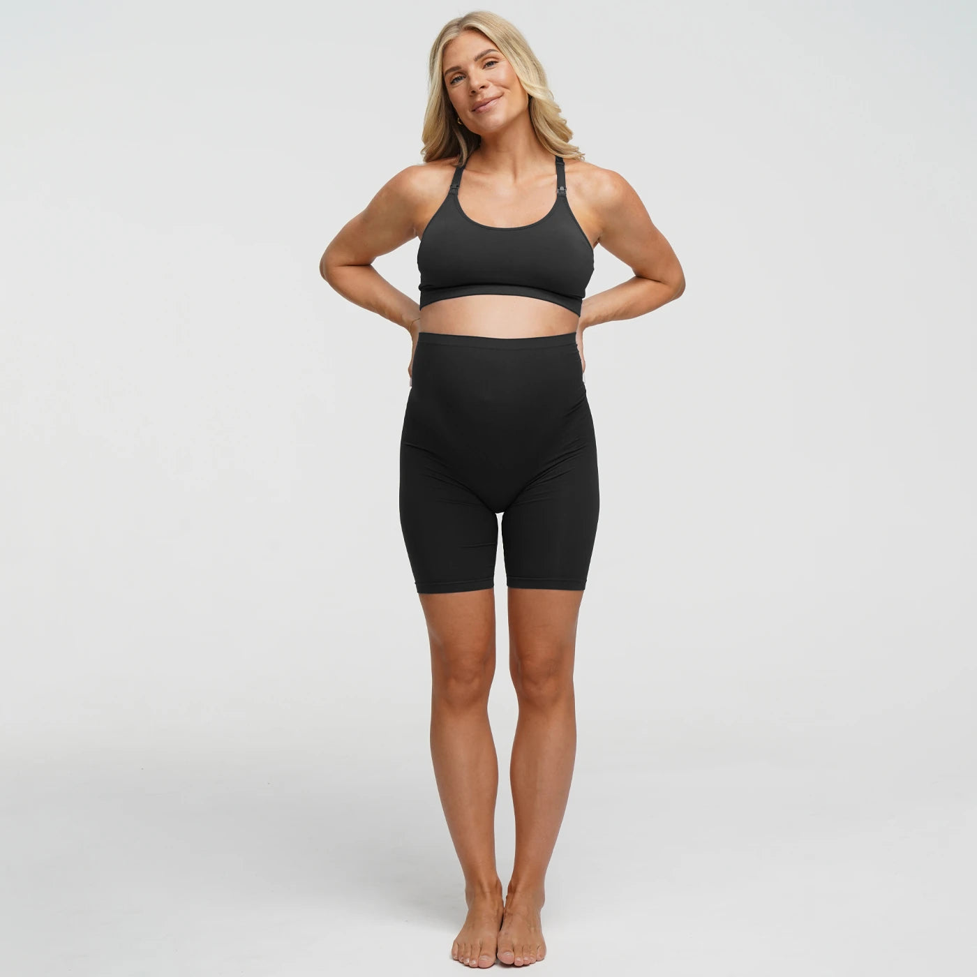 Seamless high-waisted maternity shorts
