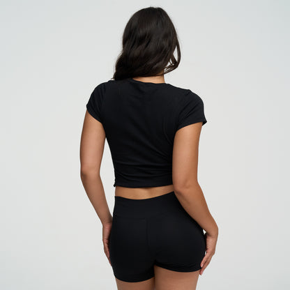 Das Model ist 1,72m groß und trägt Größe S