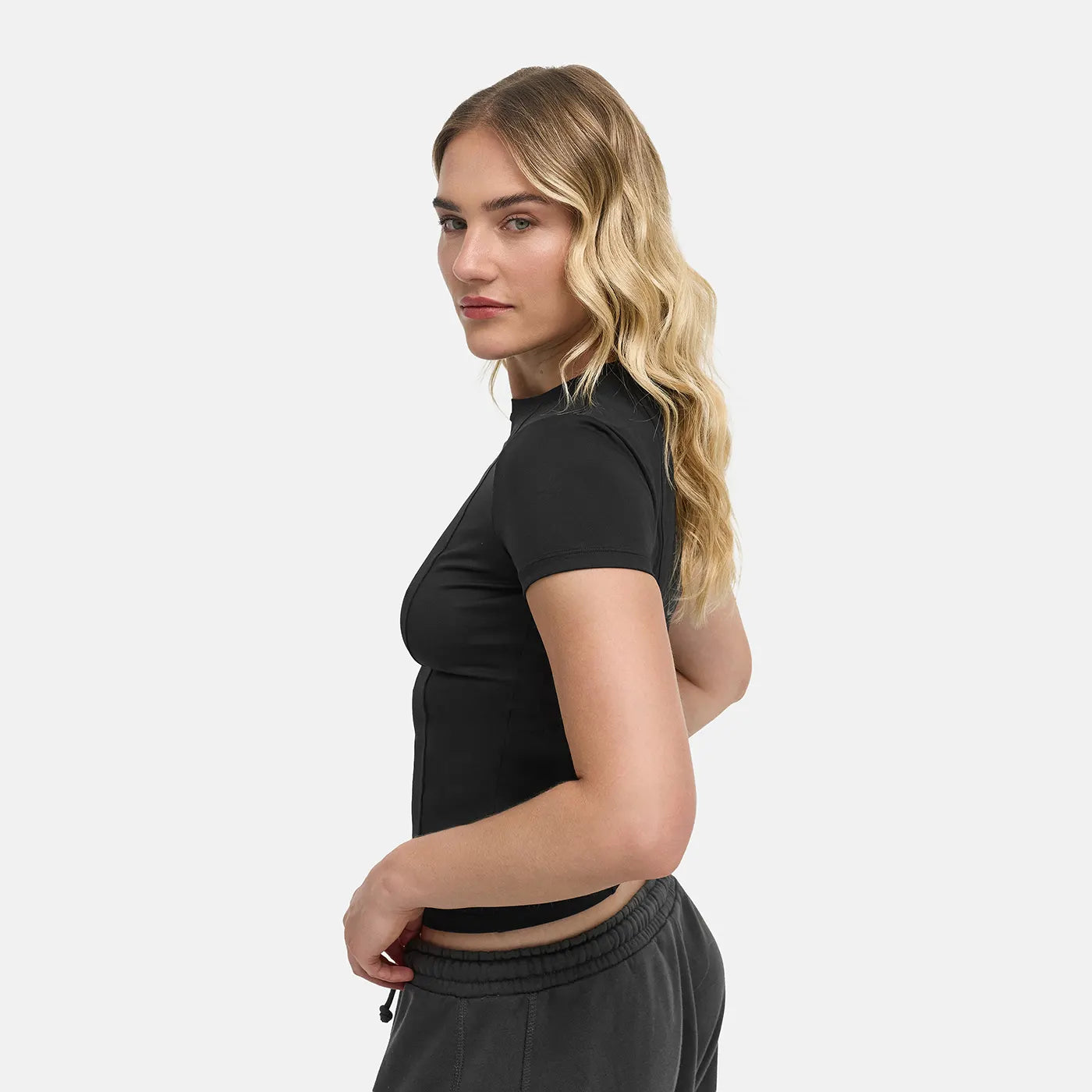 Das Model ist 1,76m groß und trägt Größe XS