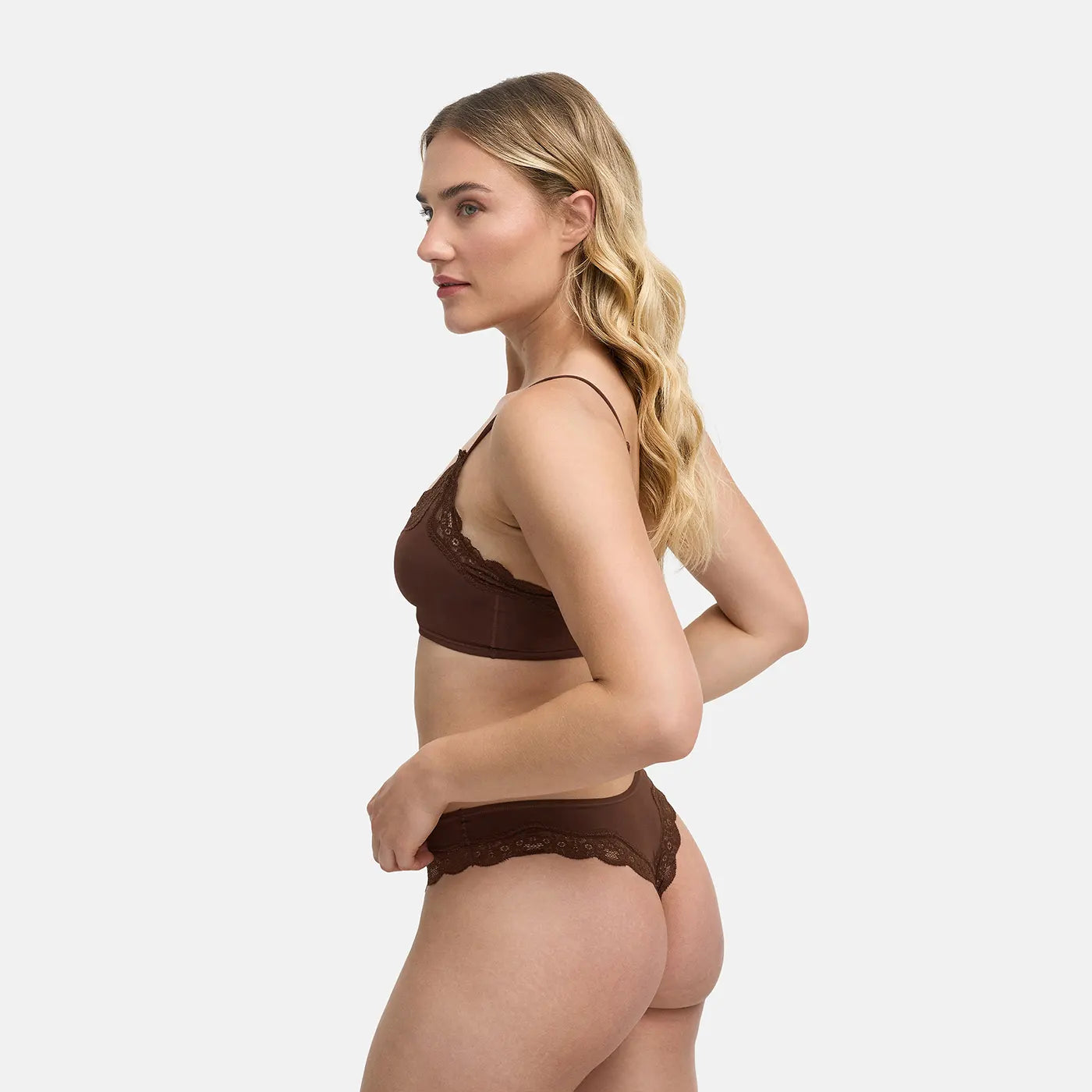 Das Model ist 1,76m groß und trägt Größe XS