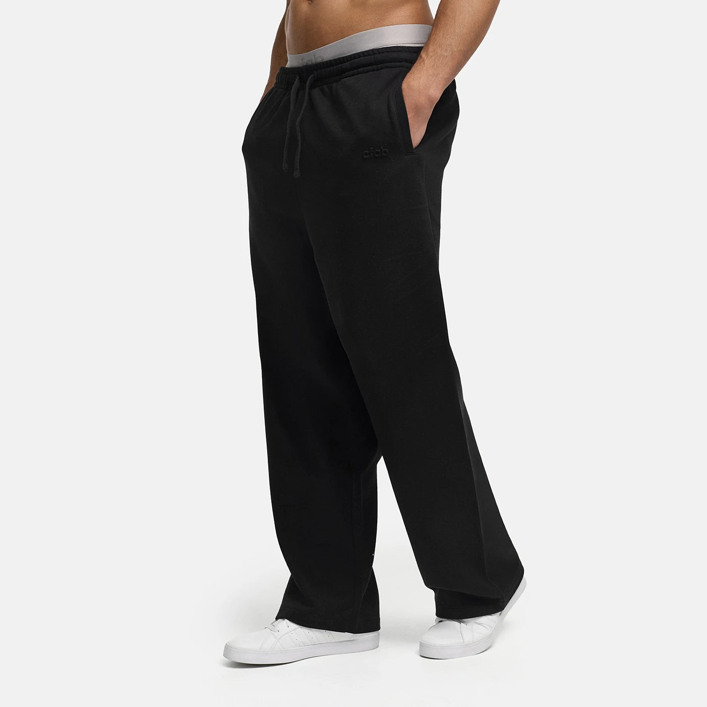 Men's Relaxed-Fit Straight-Leg Pants