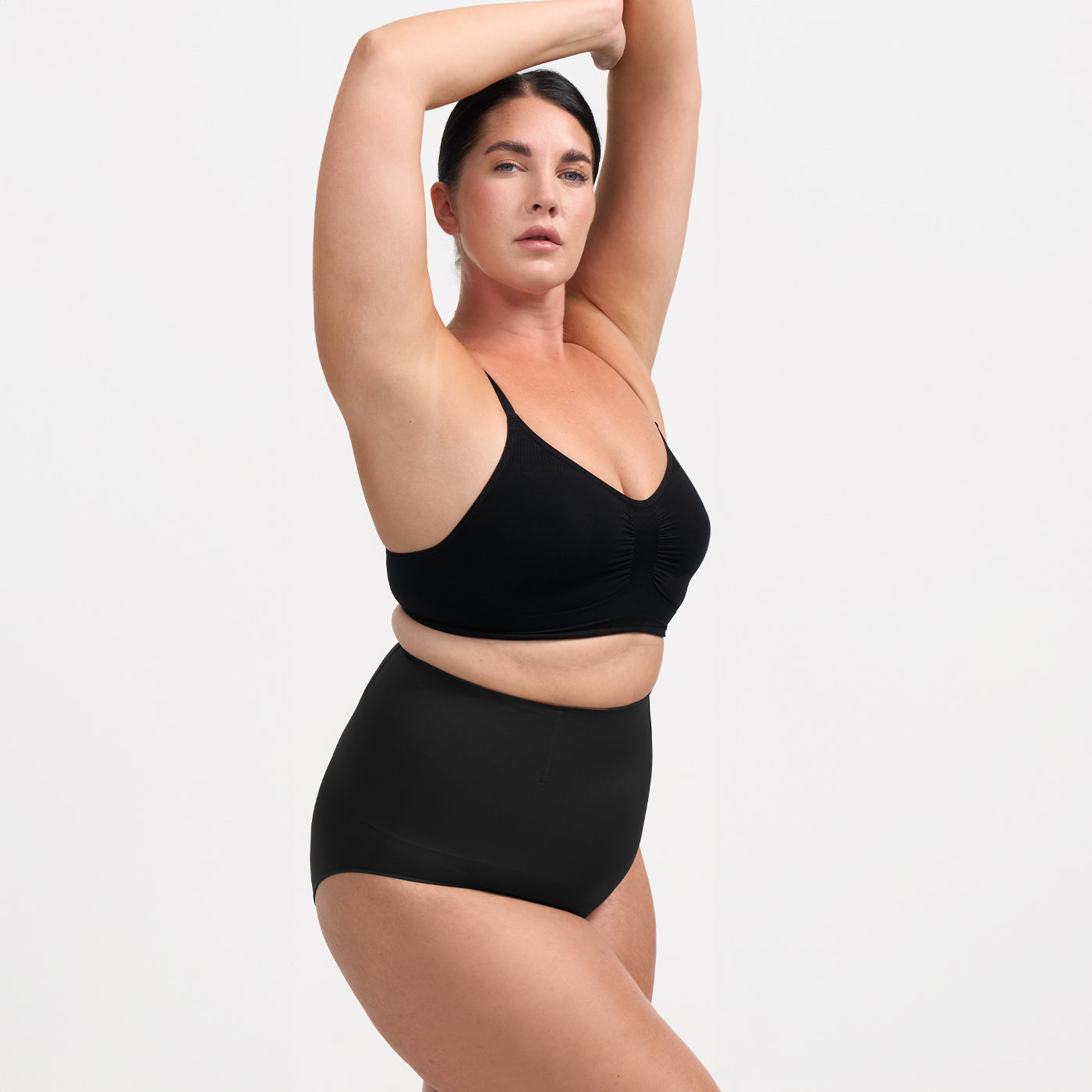 <div>Das Model ist 1,77m groß</div><span></span><div>und trägt Größe XL</div>