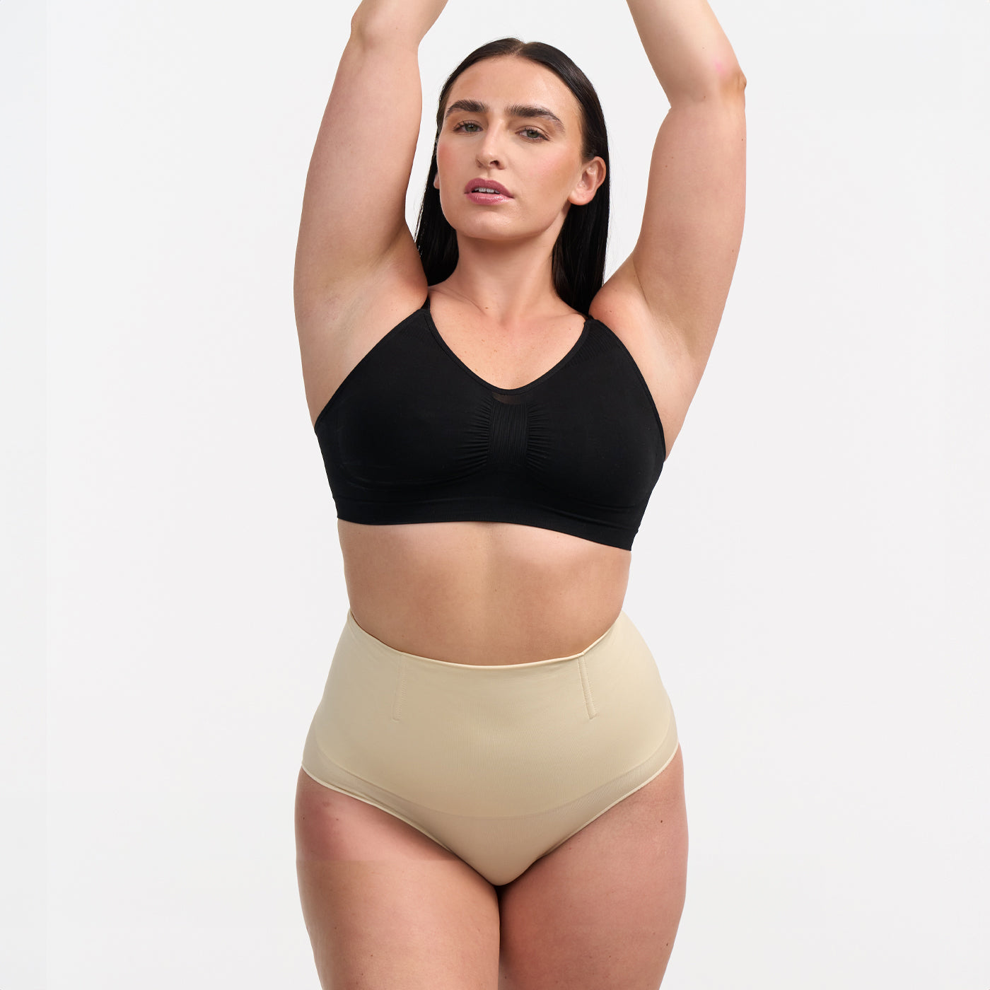 <div>Das Model ist 1,73m groß</div><span></span><div>und trägt Größe L.</div>