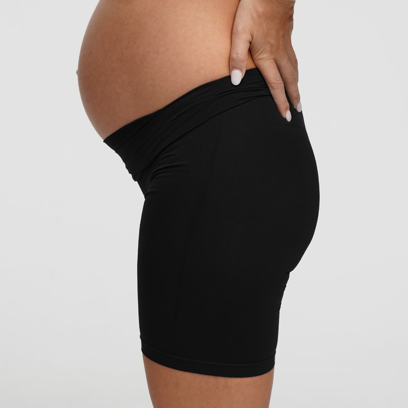 Seamless maternity shorts with a high waistband
