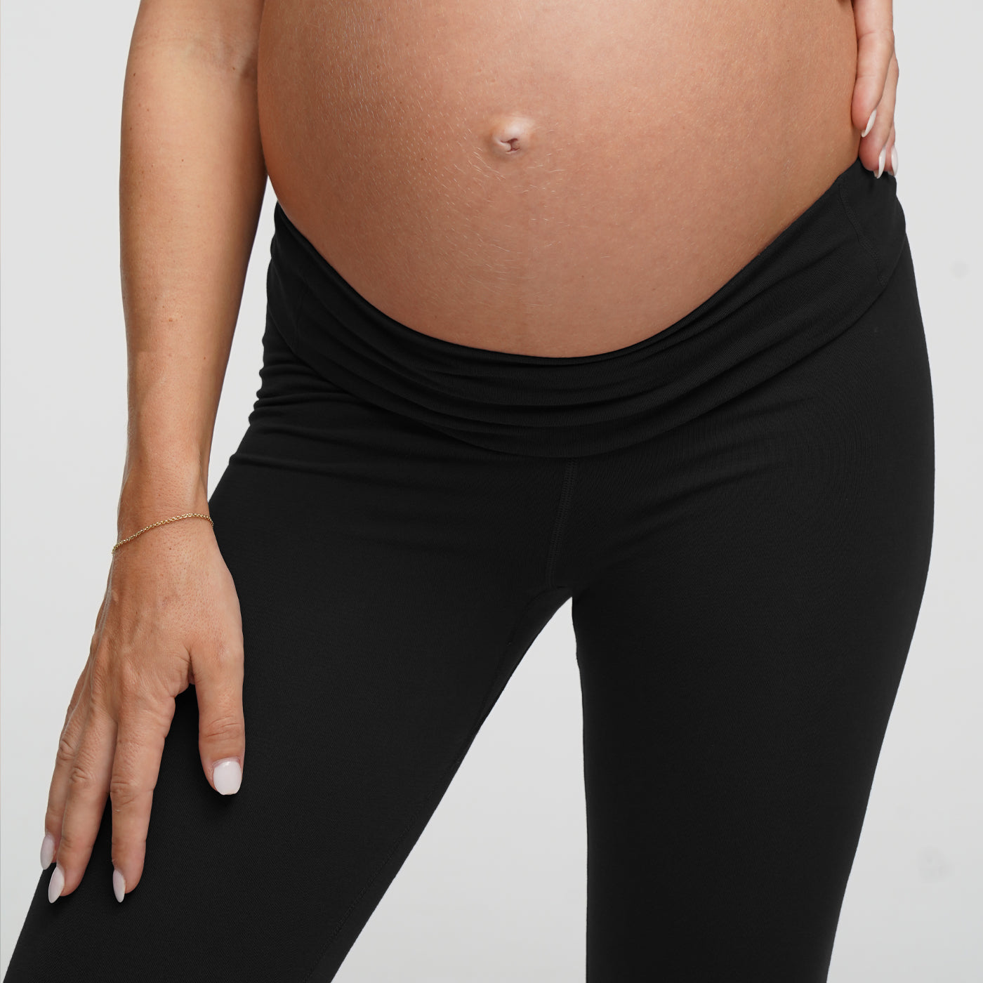 Seamless maternity leggings with a high waistband