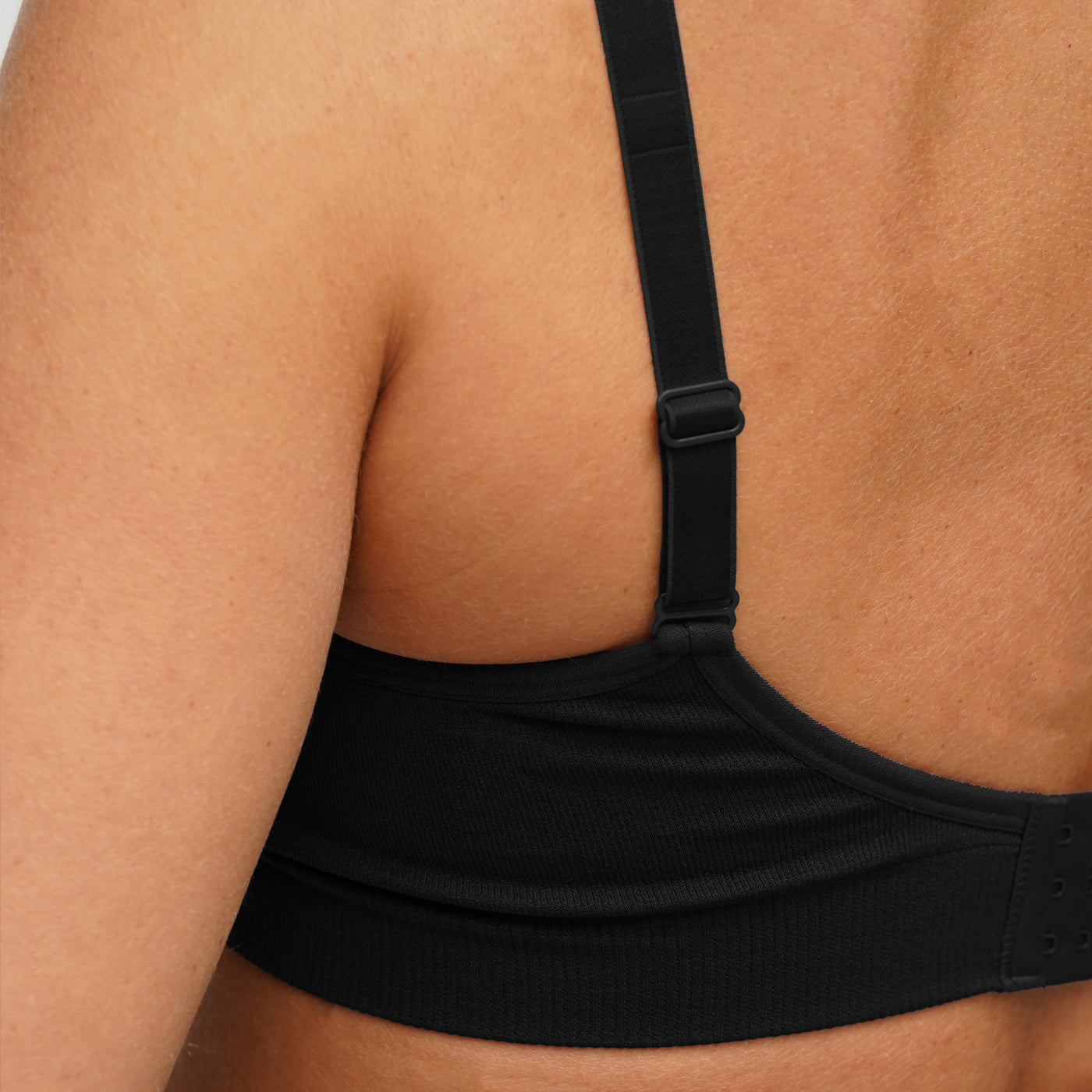 Seamless nursing bra