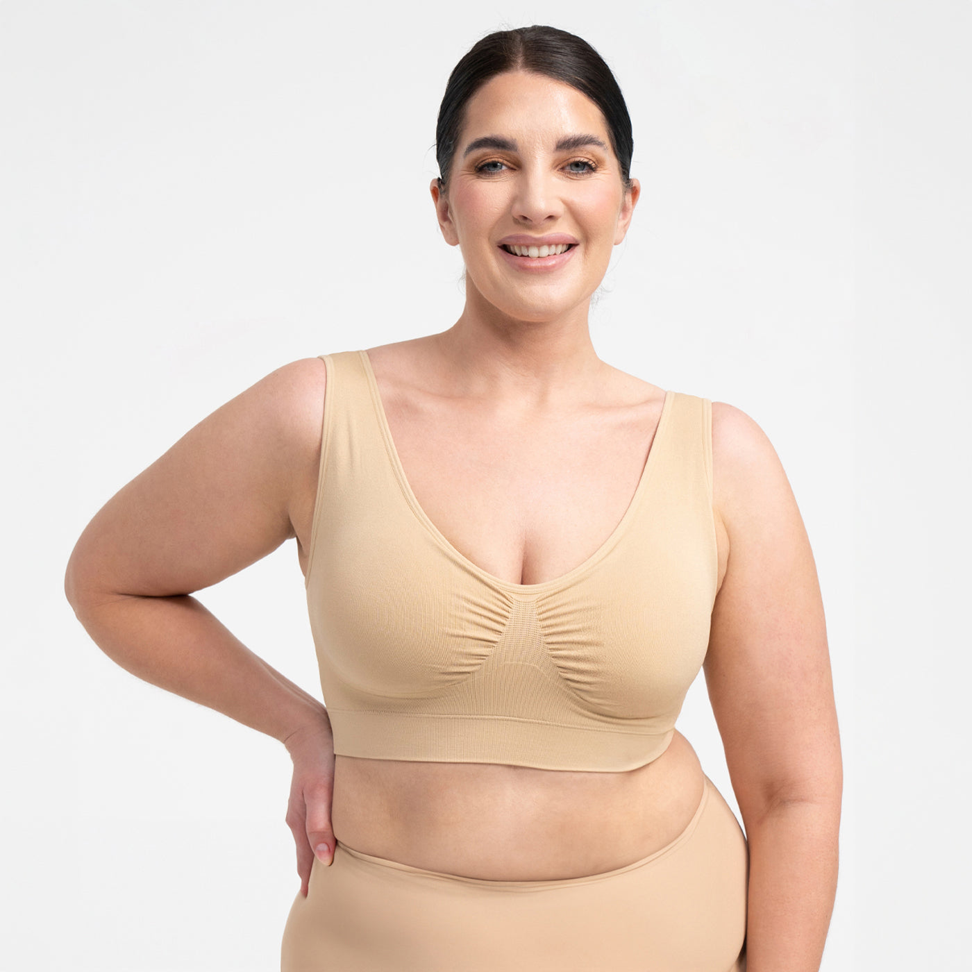 <div>Das Model ist 1,77m groß</div><span></span><div>und trägt Größe XL</div>