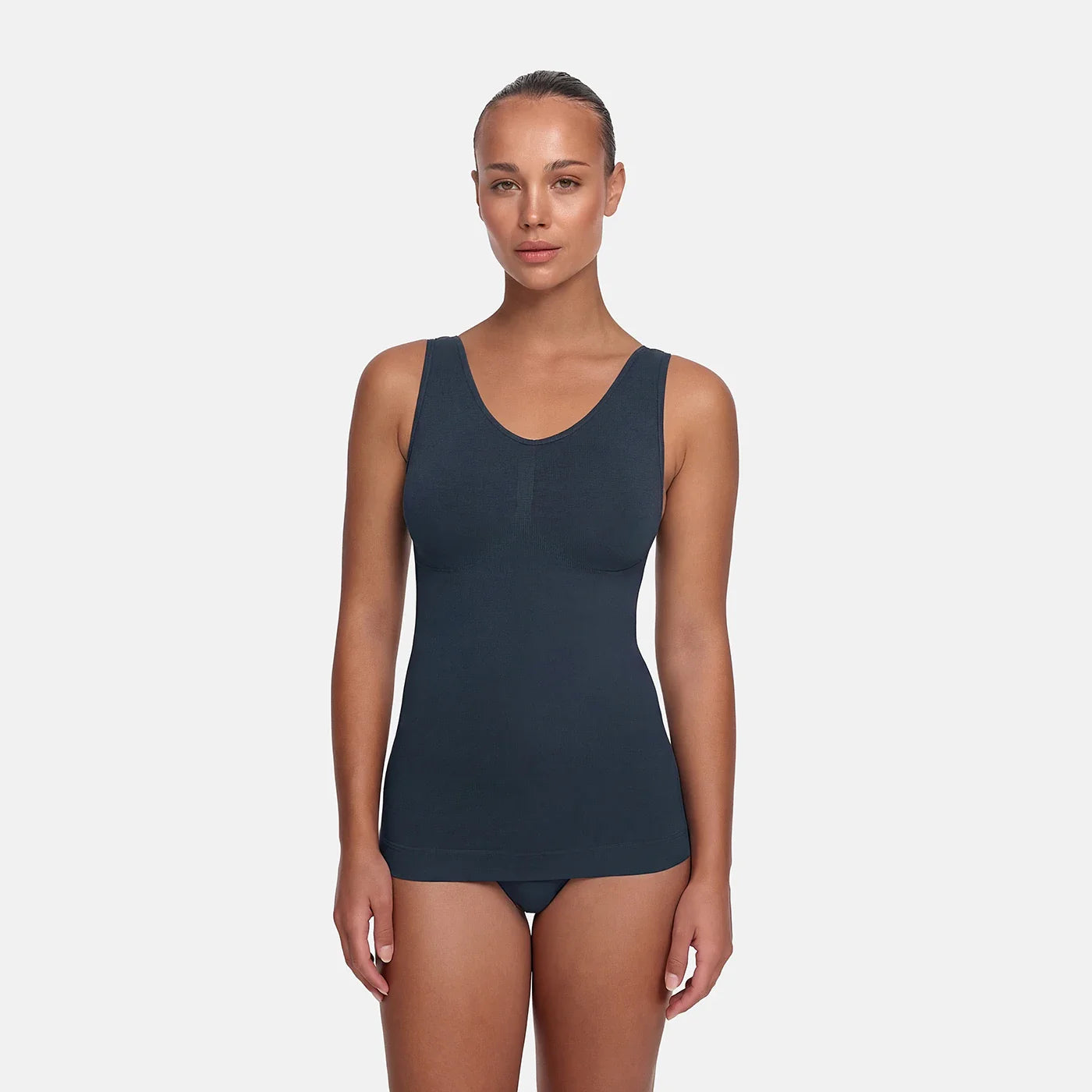 Muotoileva aluspaita