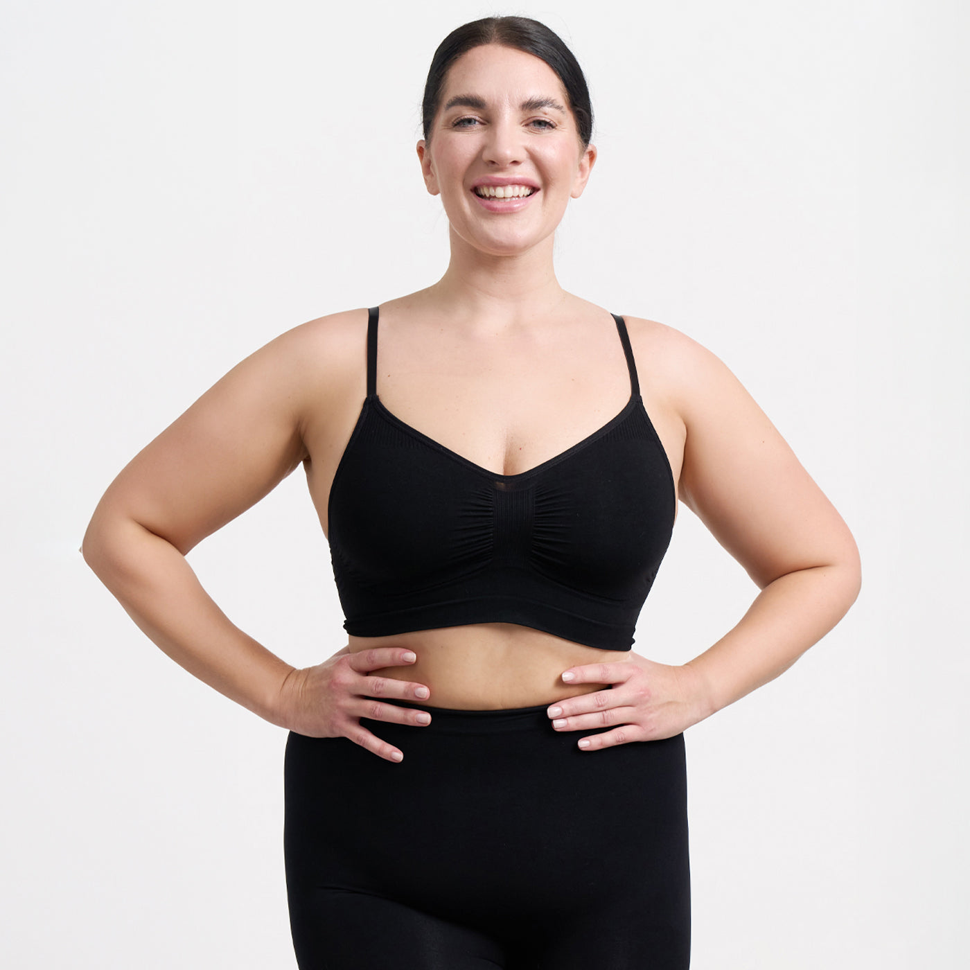 <div>Das Model ist 1,77m groß</div><span></span><div>und trägt Größe XL</div>