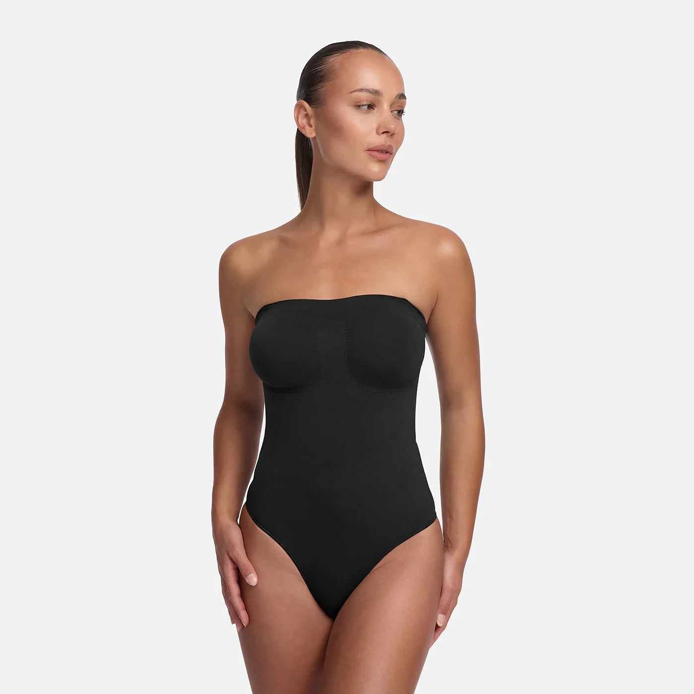Stroppløs bodysuit med shapewear og truser