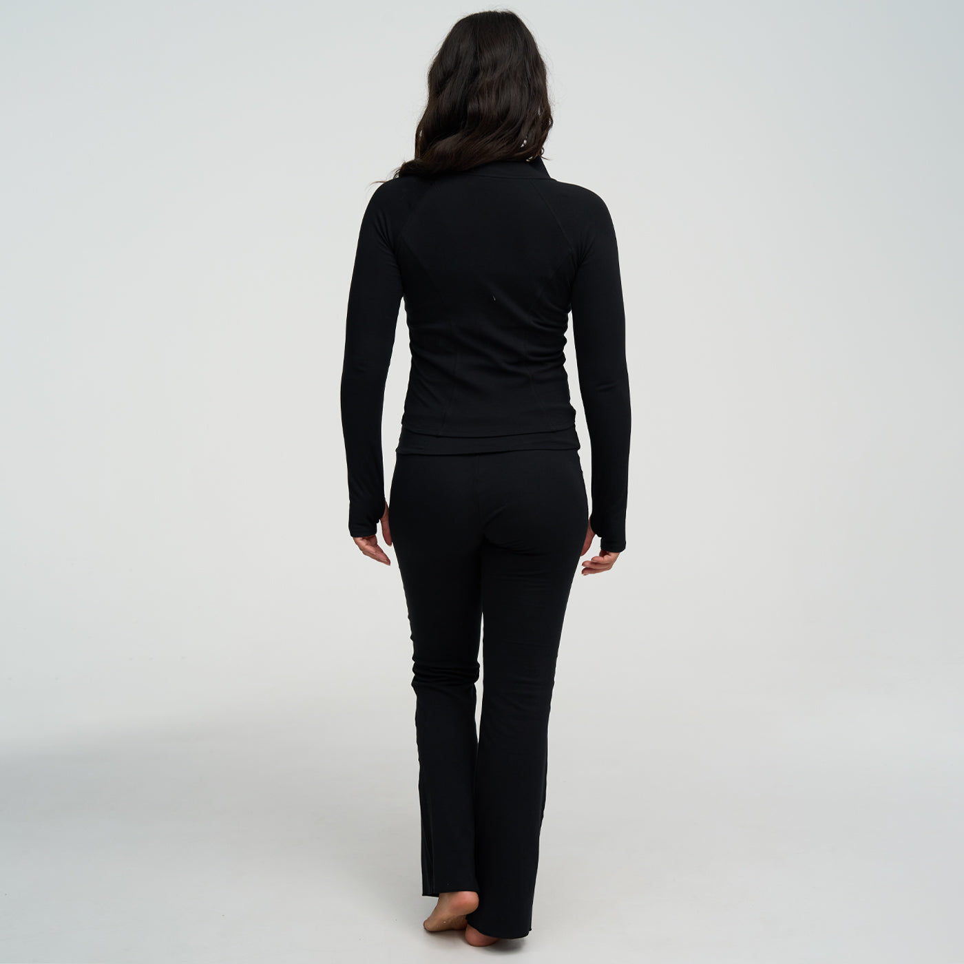 <div>Das Model ist 1,72m groß</div><span></span><div>und trägt Größe S</div>